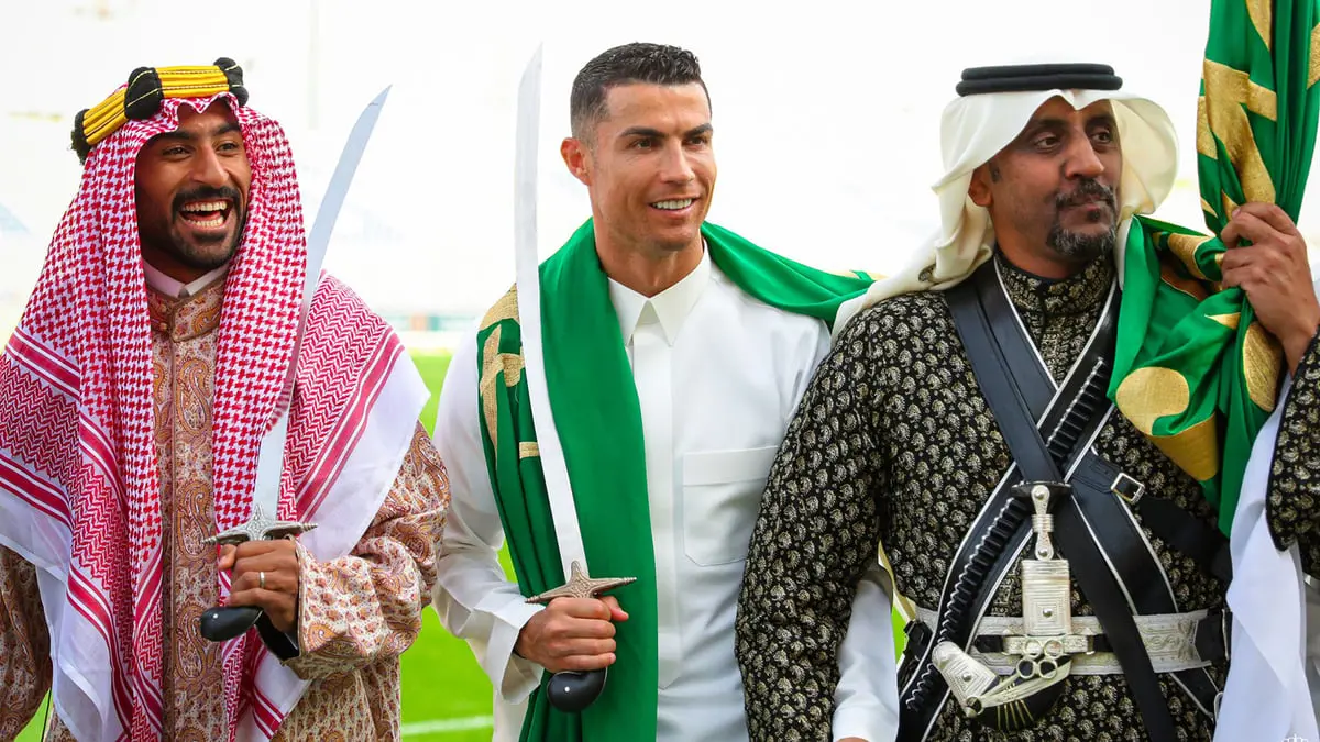 بعد اتفاقية بين الرياض ولشبونة.. هل يمضي رونالدو حياته في السعودية؟