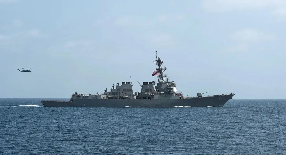 الحوثي يعلن استهداف سفينتين جديدتين أمريكية وبريطانية