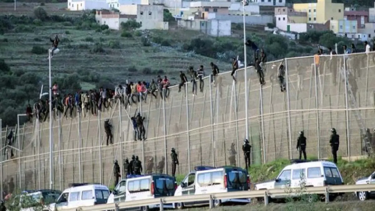 بعد "مأساة مليلية".. السلطات المغربية تُجهض محاولة للهجرة السرية بطنجة