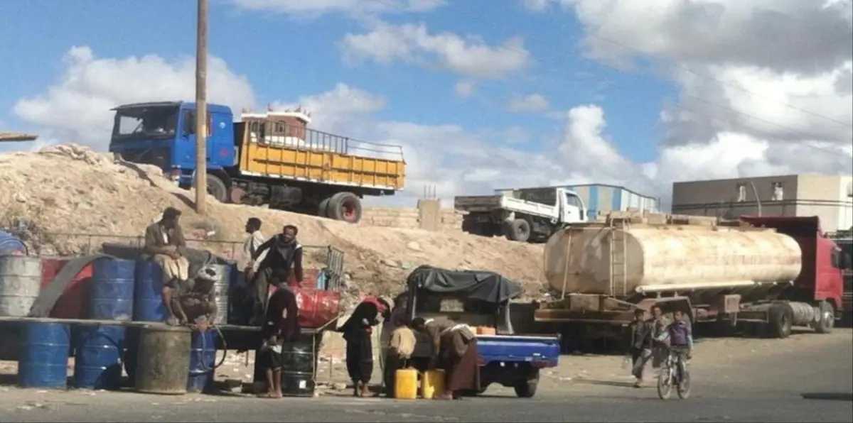 الحكومة اليمنية تحذّر الحوثيين من بيع المخزون النفطي