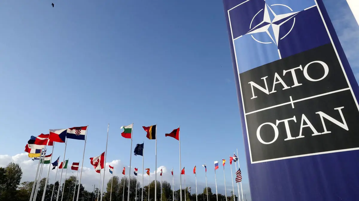 بوليتيكو: انهيار الناتو مسألة وقت وأوروبا ستترك وحيدة