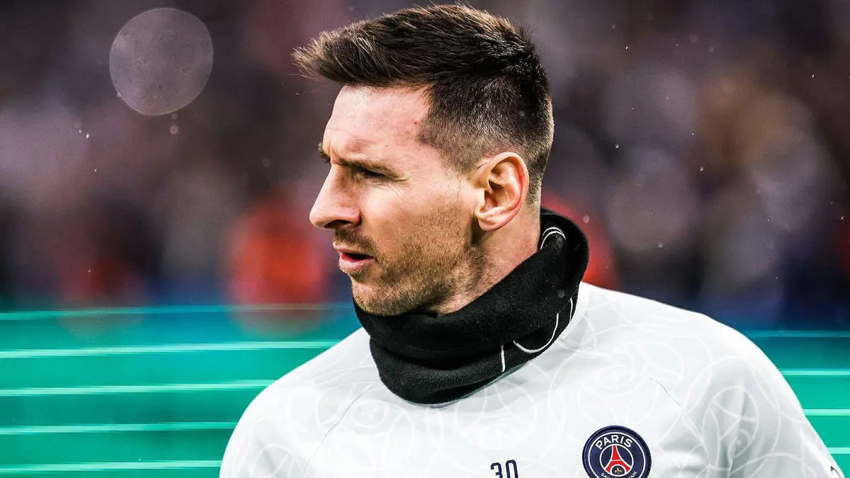 ميسي يصل برشلونة مع 15 حقيبة سفر