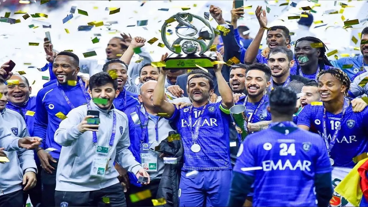 شعار دوري أبطال آسيا يزين قميص نادي الهلال السعودي (شاهد)