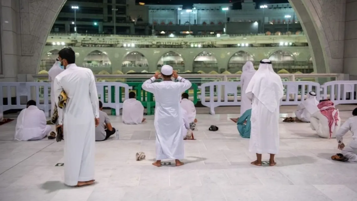 السعودية تسمح للمواطنين والمقيمين بأداء الصلاة في المسجد الحرام
