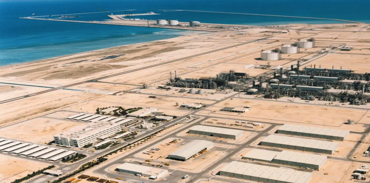 عمالقة طاقة يخطبون ود قطر لنيل دور في رفع إنتاج الغاز رغم الأزمة