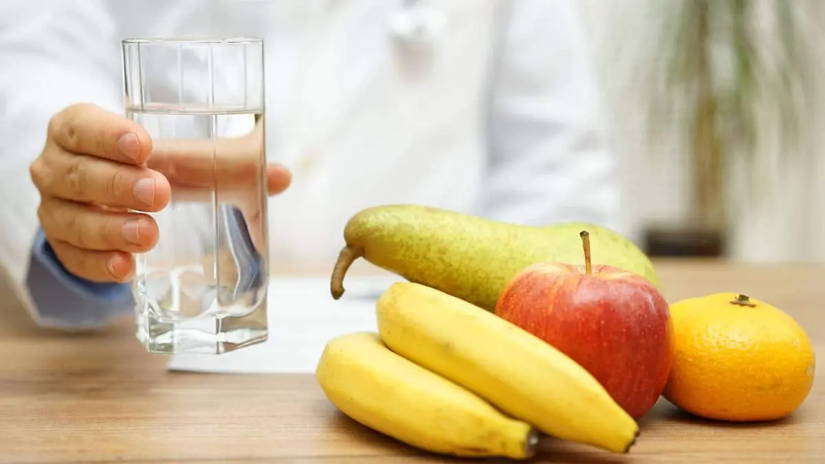 في ظل تعدد الدراسات.. شرب الماء أثناء الأكل صحي أم مضر؟