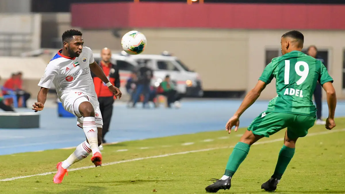 الشارقة يواصل الترنح ويسقط أمام خورفكان متذيل ترتيب الدوري الإماراتي (فيديو)
