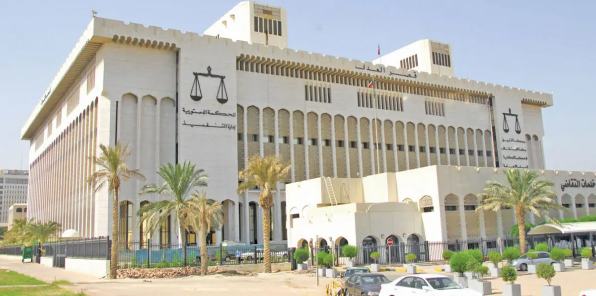 أم كويتية تقدم بلاغًا ضد ابنتها وتودعها "الرعاية"