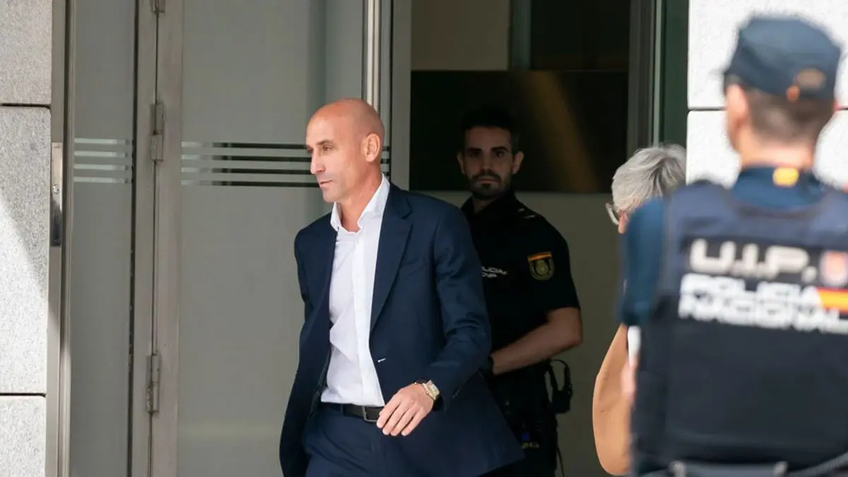 القبض على روبياليس رئيس اتحاد الكرة الإسباني السابق (فيديو)