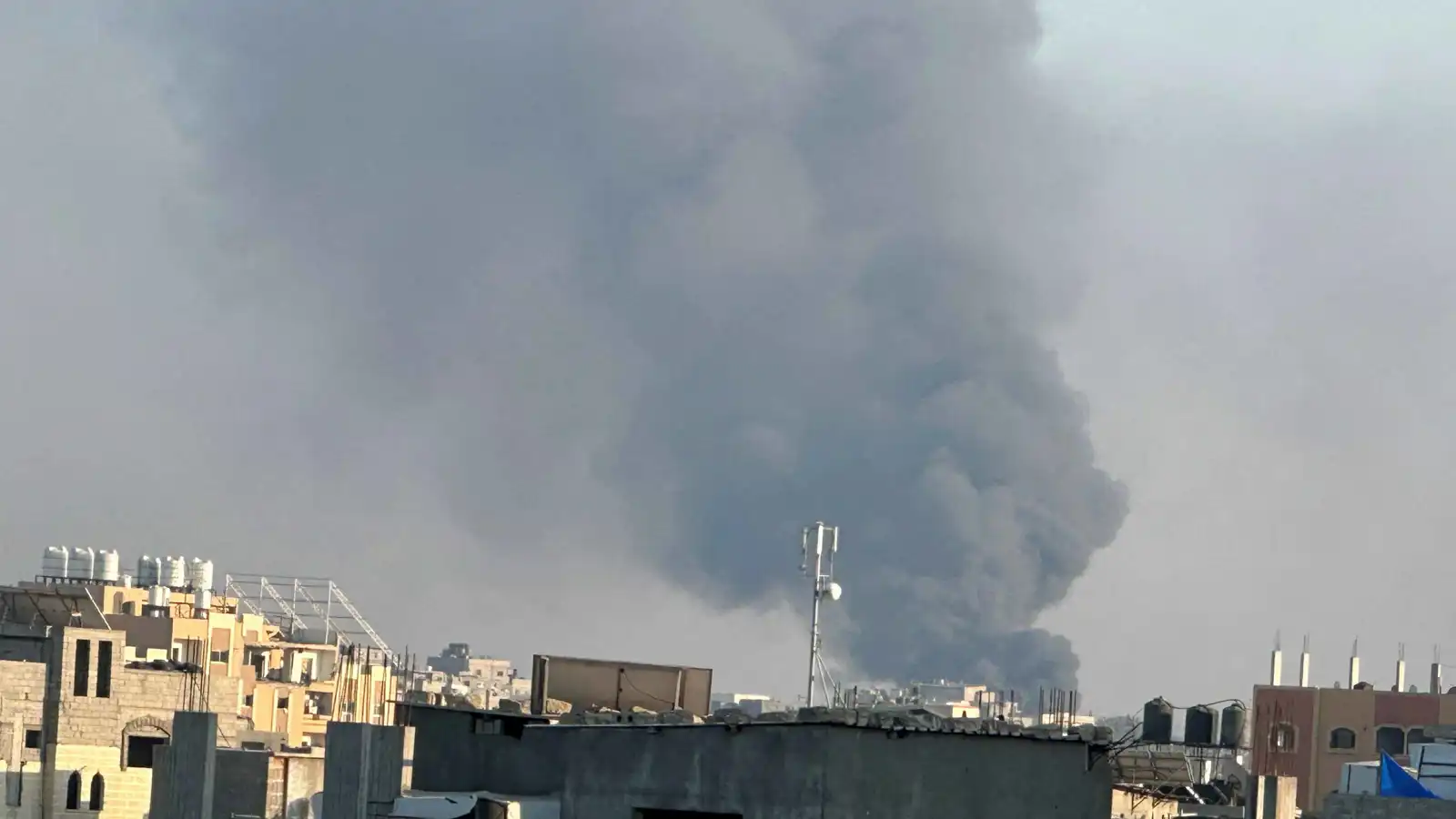 مفاوضات غزة تتعثر وإسرائيل تفتح جبهة دير البلح للضغط على حماس