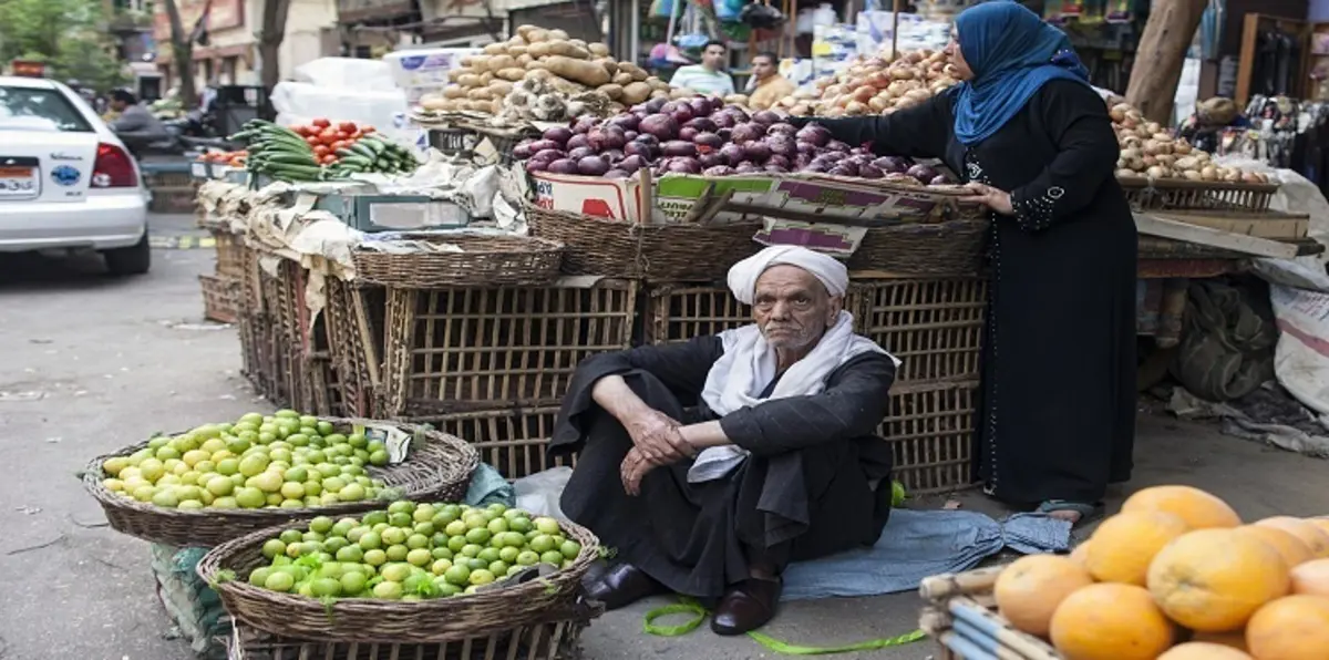 تجار مصريون يتلاعبون بالأسعار بضرائب متعددة على المستهلكين