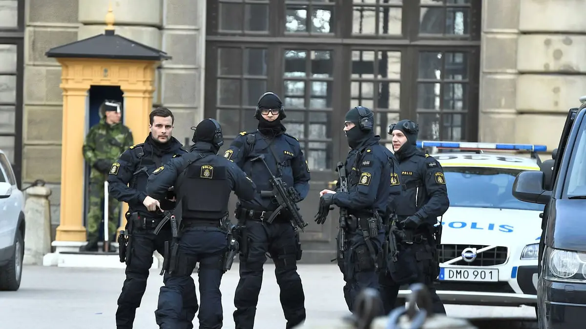 الشرطة السويدية تفكك عبوة ناسفة وسط ستوكهولم