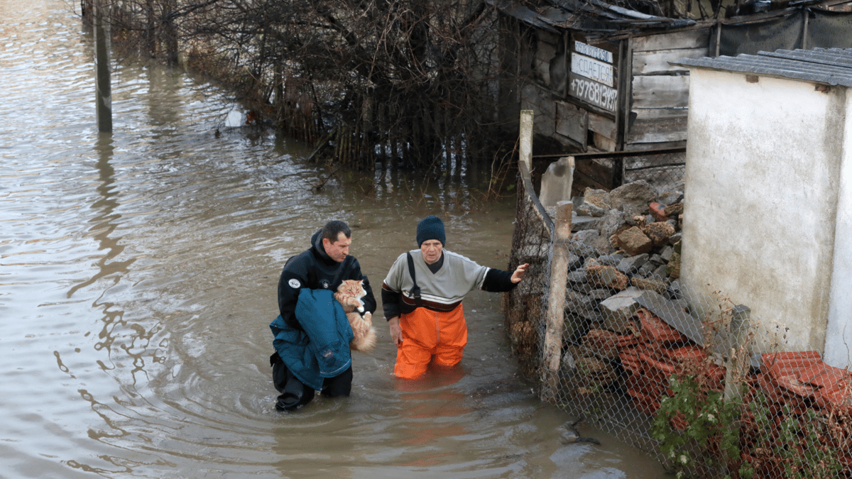 "عاصفة القرن" تخلف ثمانية قتلى في روسيا ومولدافيا ومناطق أوكرانية