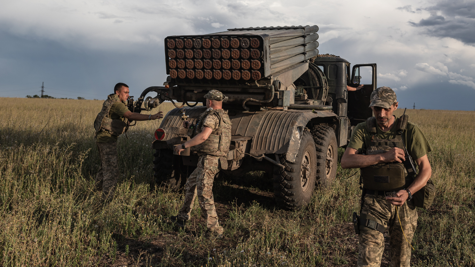 كييف تعلن قصف مطار عسكري روسي في القرم