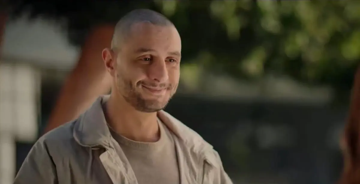 أحمد الفيشاوي يظهر بحالة غير طبيعية في عرض "بنقدر ظروفك" (فيديو)