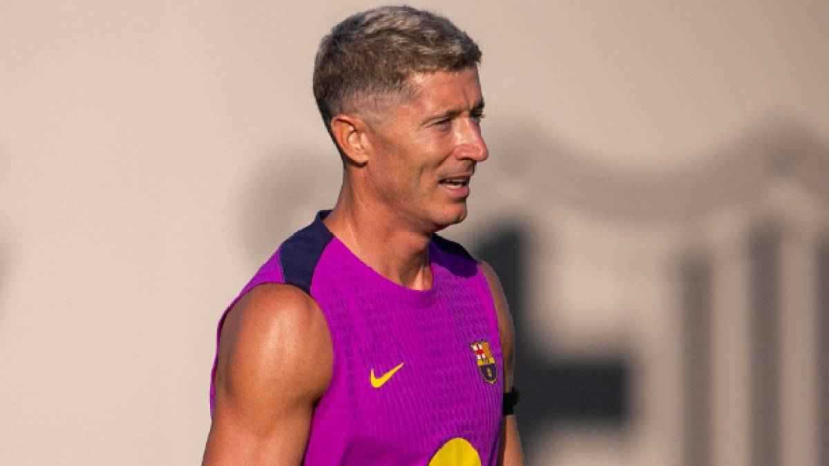 ليفانوفسكي يفجر الأدلة في برشلونة قبل موسم الاختبار | إرم نيوز