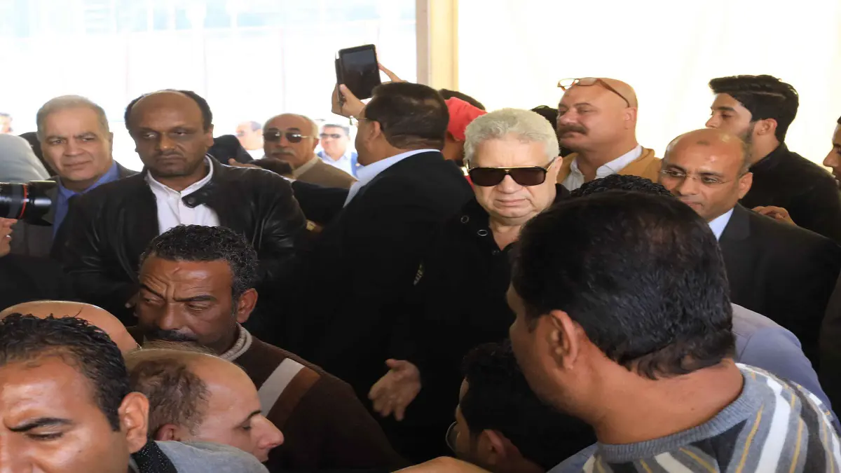 شتائم بين مرتضى منصور رئيس الزمالك وأحمد شوبير في اجتماع الأندية المصرية