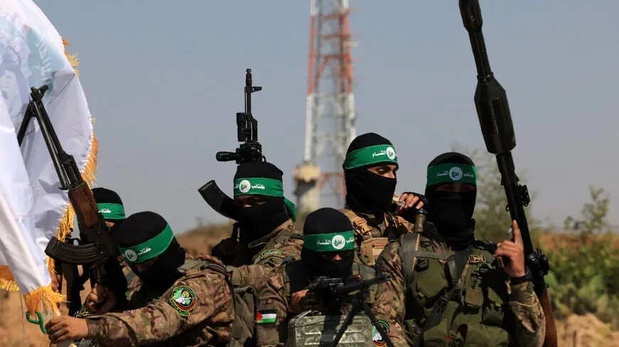المونيتور: حماس تسعى إلى كسب الوقت في مفاوضات الرهائن