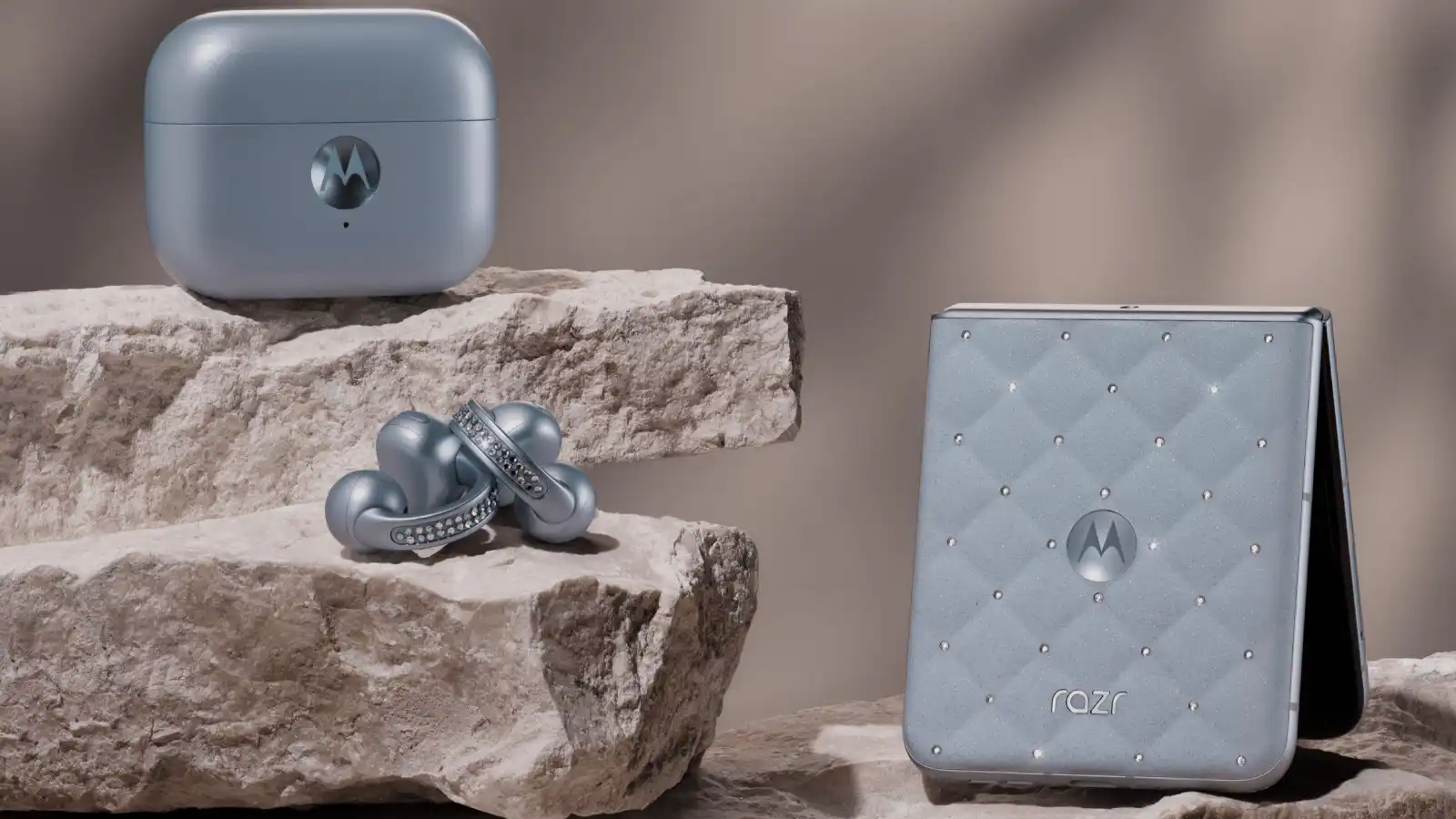 جهاز موتورولا مرصع بالكريستال