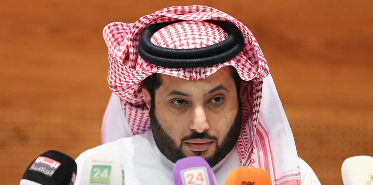 تركي آل الشيخ يصف الوزير الكويتي خالد الروضان بـ"المرتزق"