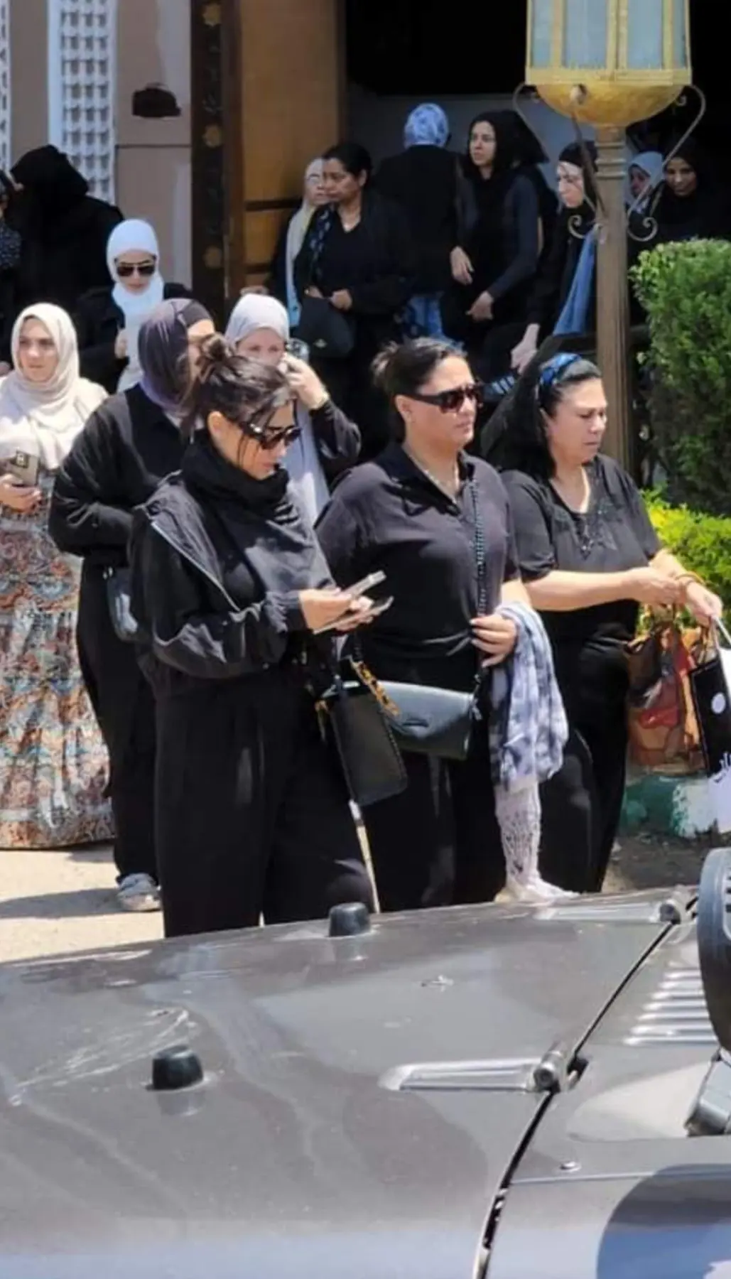 أثناء جنازة المنتج تامر فتحي