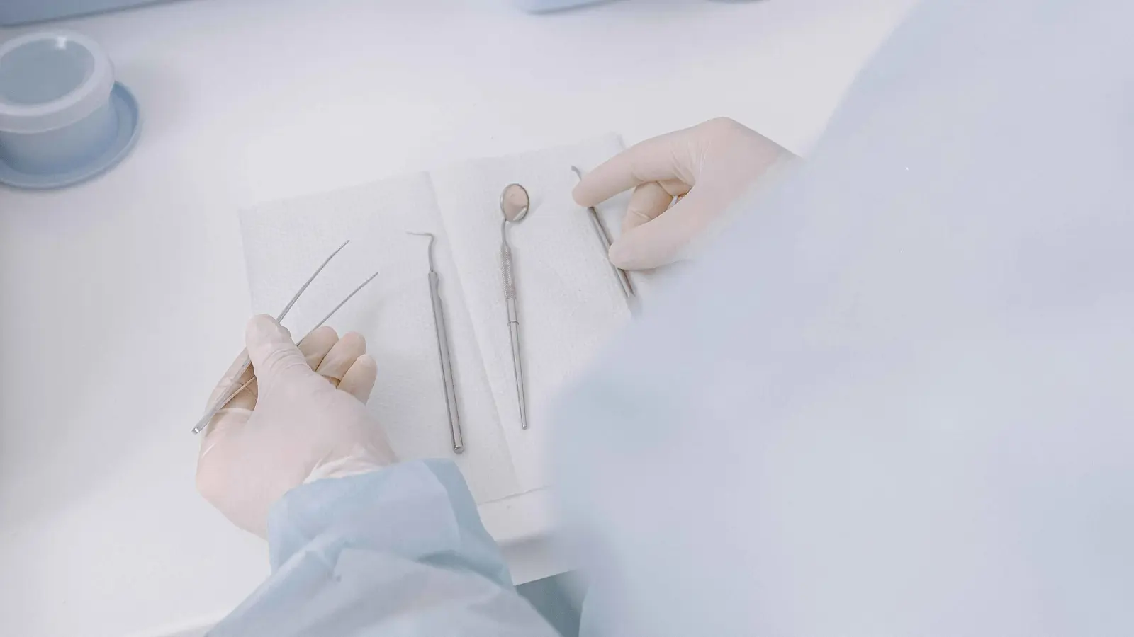 مصر.. إغلاق عيادة تجميل يديرها طبيب مزيف