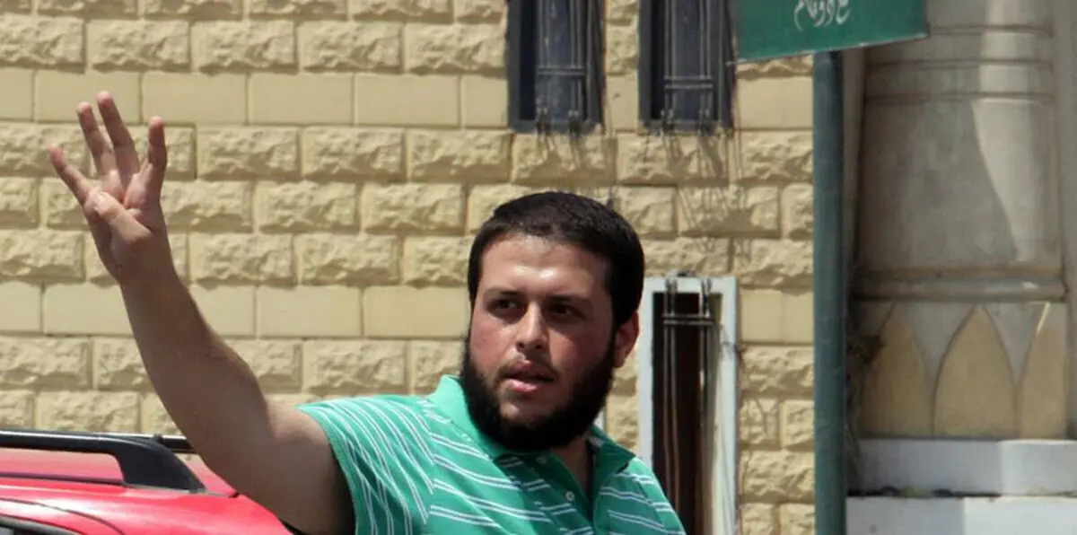 مصر تلغي حكمًا بإعدام نجل خيرت الشاطر وتعيد محاكمته بقضية التخابر مع حماس