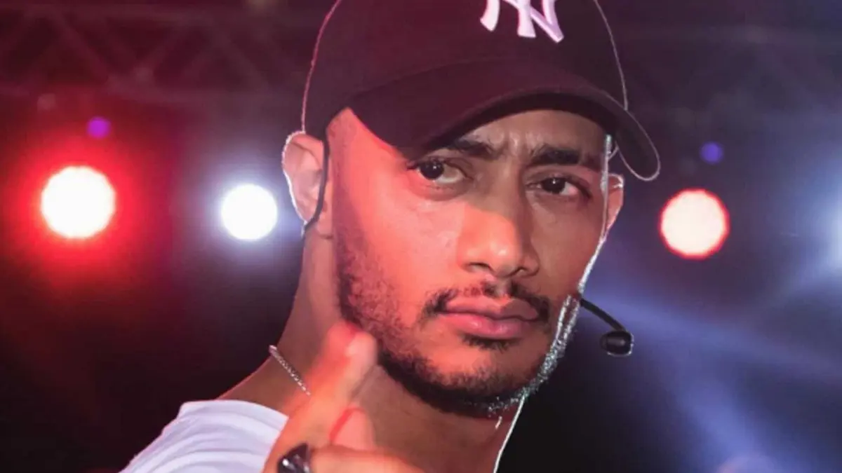 محمد رمضان يرد على اتهامه بتمويل هاشتاغ "رمضان أفضل من أحمد زكي"