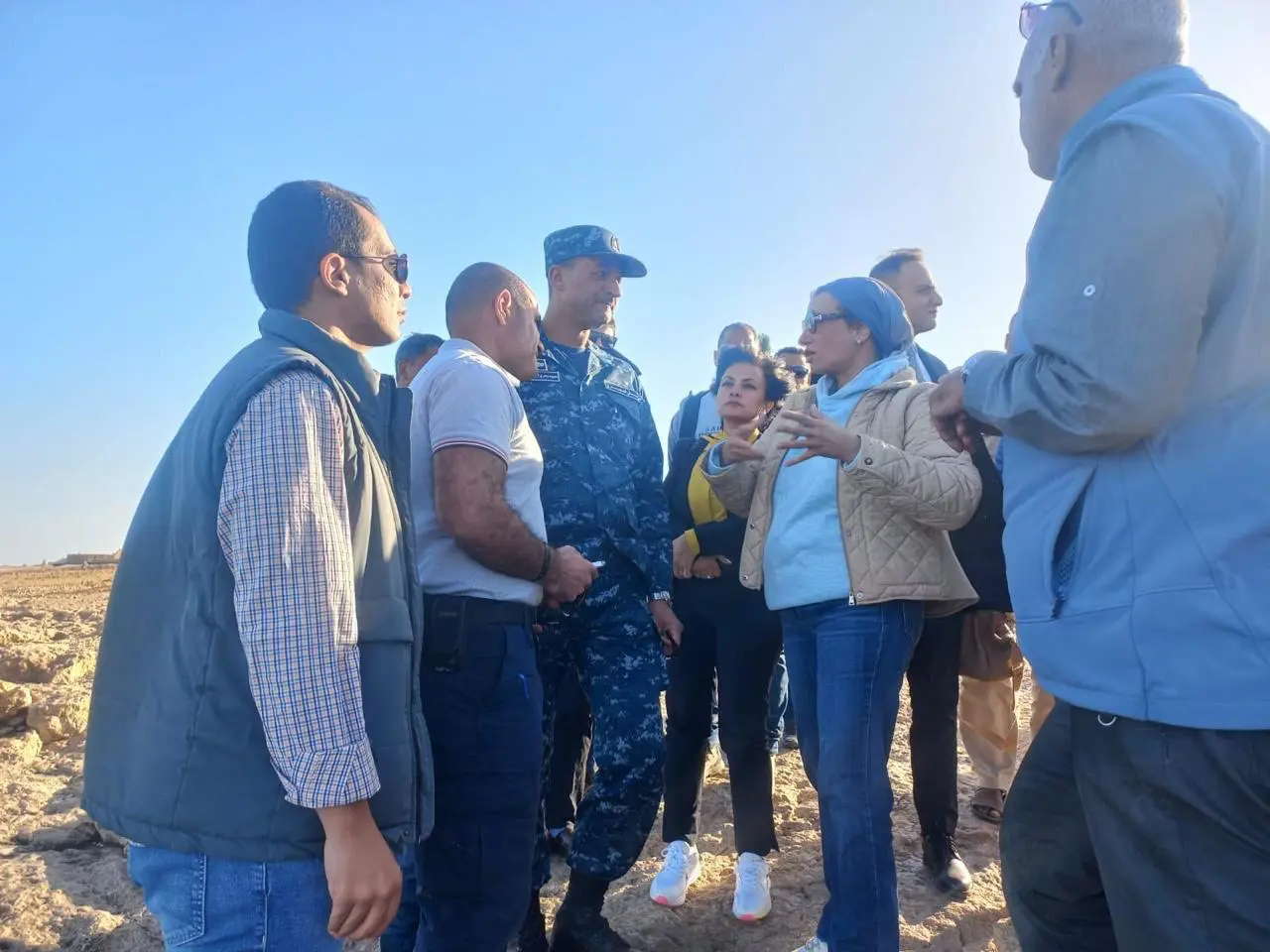 وزيرة البيئة المصرية بموقع الحادثة