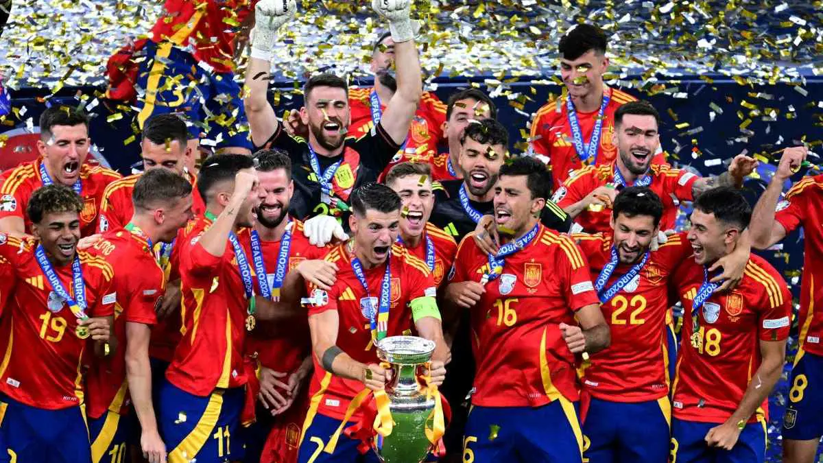 ويليامز الأفضل و كين الأسوأ.. تقييم لاعبي إسبانيا وإنجلترا في نهائي يورو 2024