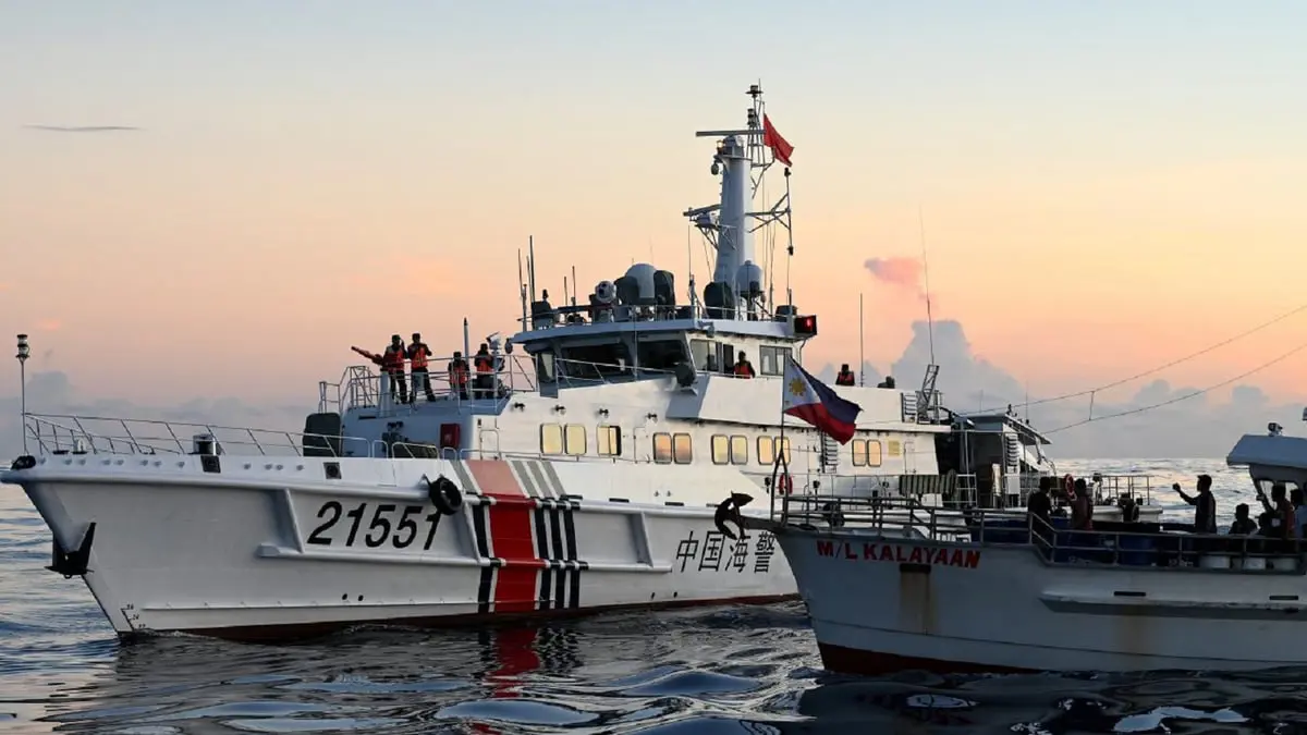 الصين تستخدم مدافع المياه لاعتراض سفن فلبينية
