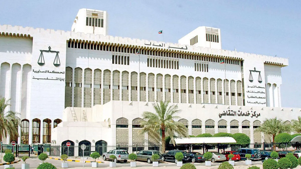 إحالة 10 مشاهير سوشيال ميديا بالكويت إلى أمن الدولة