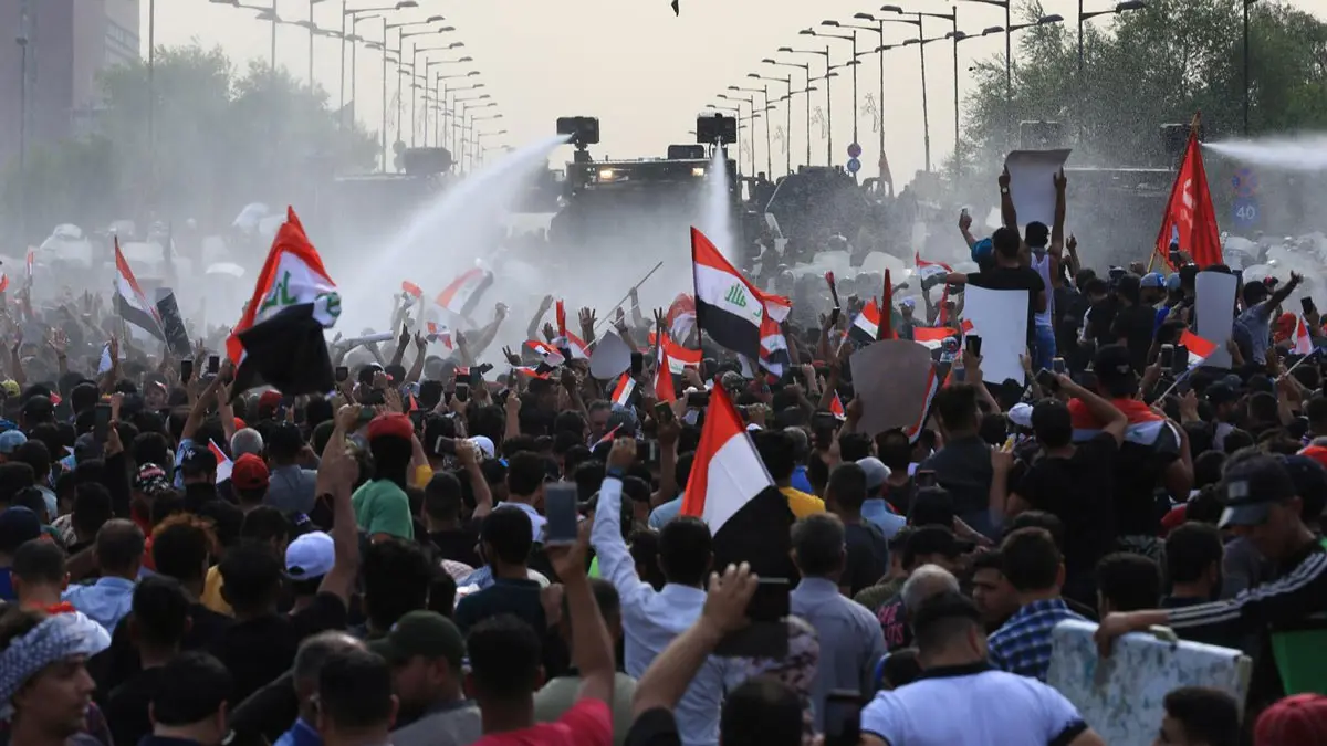 العراقيون يستأنفون تظاهراتهم على وقع هتاف "إيران برا"