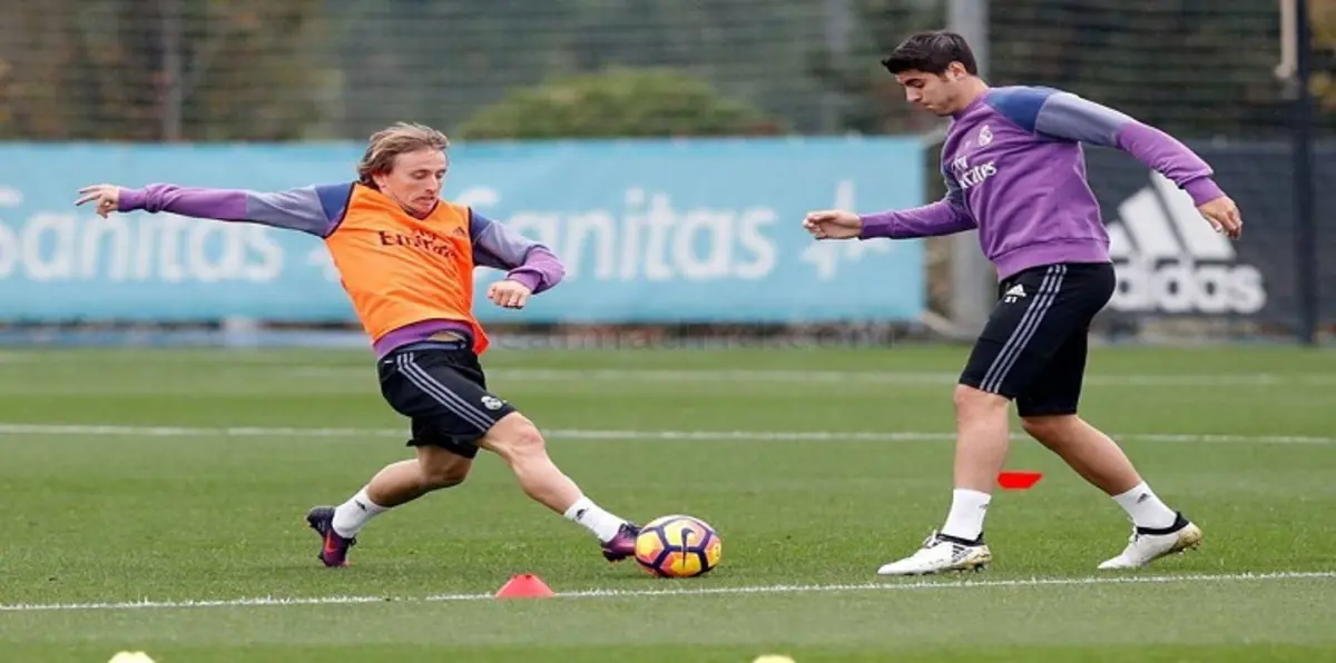 ريال مدريد يؤكد غياب بنزيما ويستعيد مودريتش