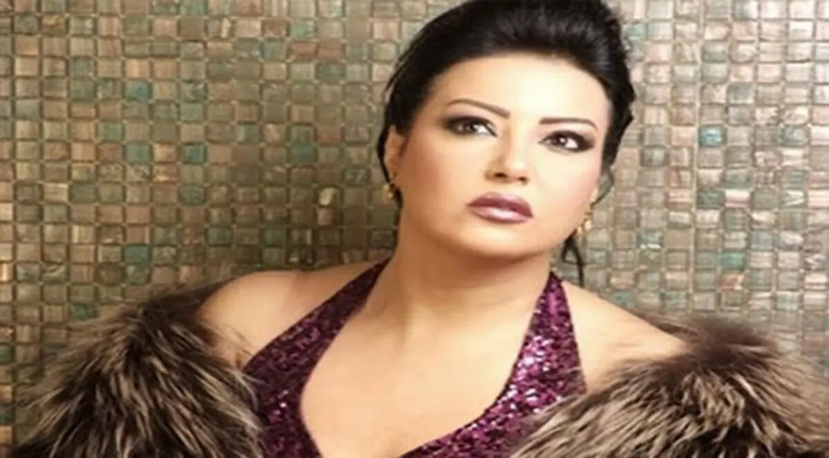 سمية الخشاب: لست أقل نجومية من غادة عبد الرازق