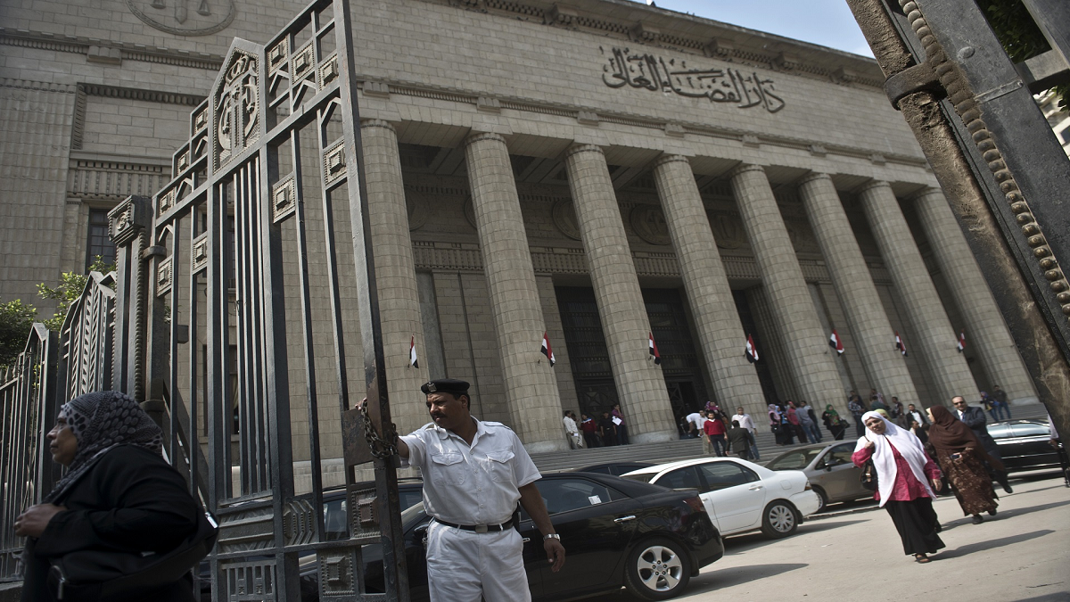 مصر تكشف هوية "نيوتن" وتحيله للنائب العام