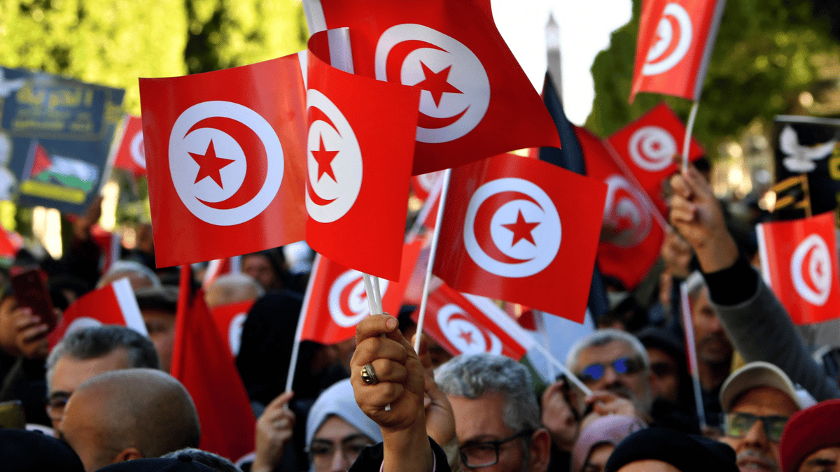 تونس.. معتقلون في "قضية التآمر" يعلنون الإضراب عن الطعام