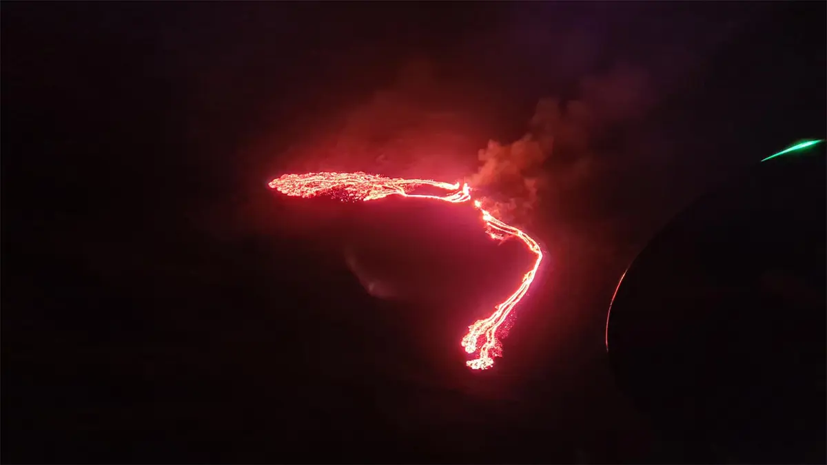 ثوران بركان قرب ريكيافيك عاصمة آيسلندا (فيديو وصور)