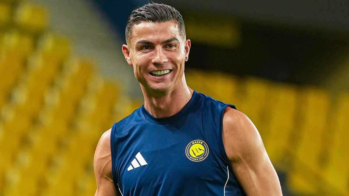خدمة كبيرة.. ما سر الإصرار الأمريكي على إحضار كريستيانو رونالدو؟ 