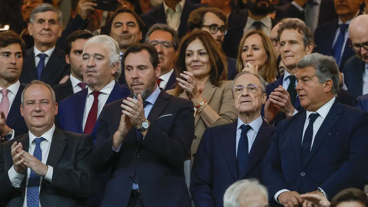 مفاجأة.. رئيس ريال مدريد يدافع عن تشافي
