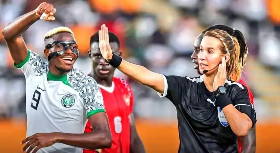 بشرى كربوني.. تعرف على أول سيدة عربية تدير مباراة في كأس أفريقيا