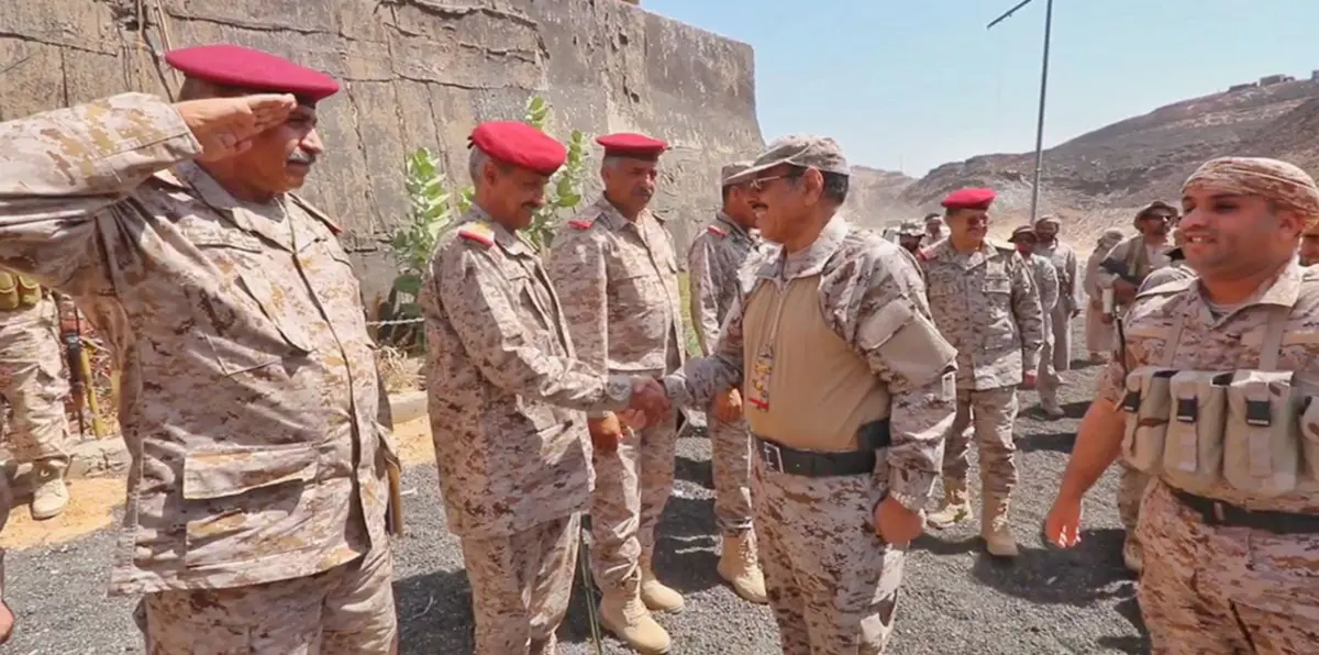 الحوثيون يطلقون صاروخًا باليستيًا على مقر نائب الرئيس اليمني في مأرب