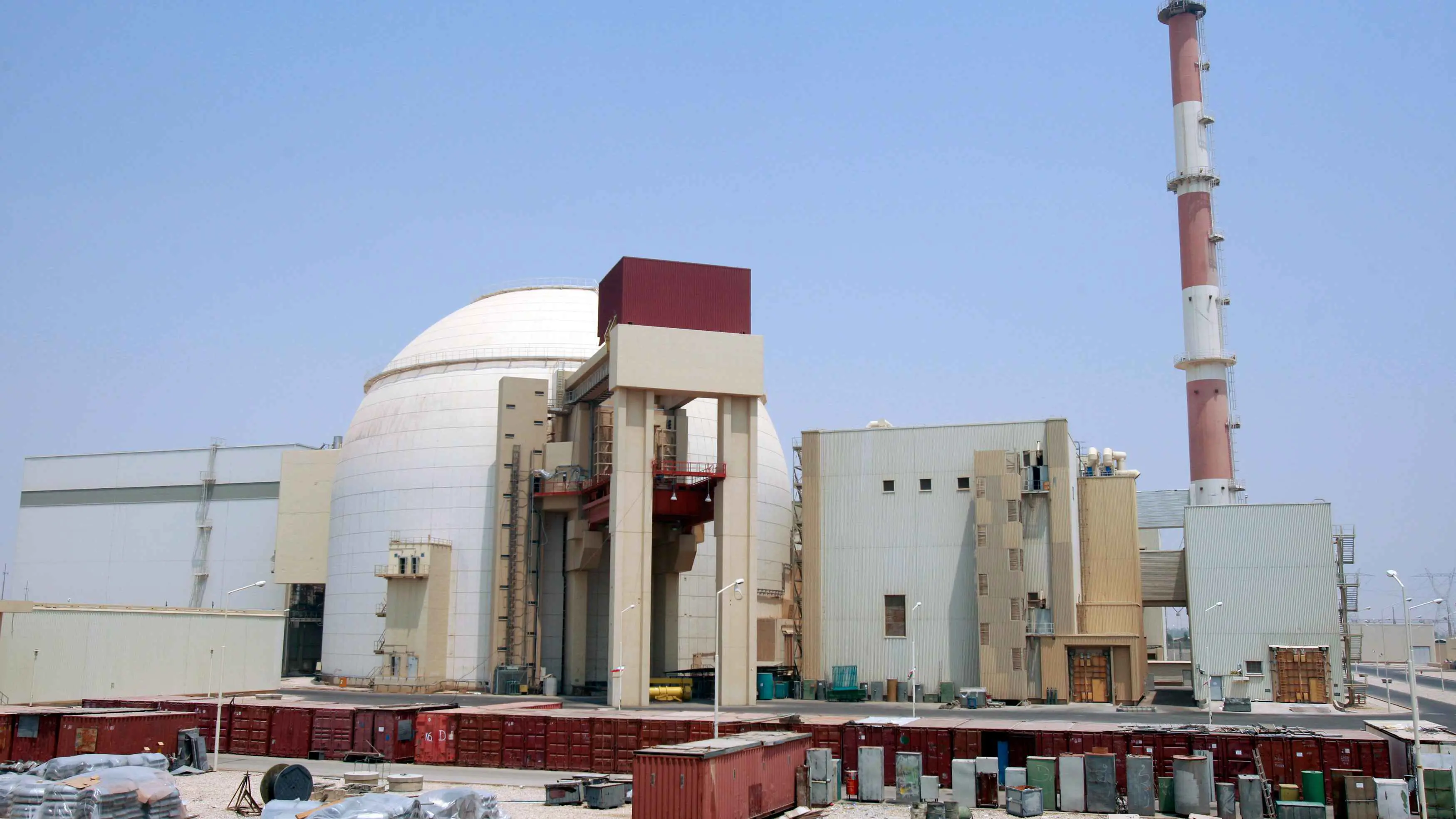 "نيوزويك": إيران تستهدف اليورانيوم الأفريقي لتسريع برنامجها النووي
