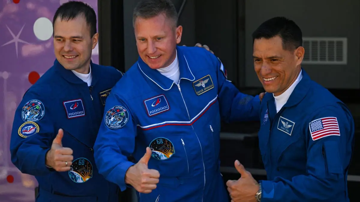  روسيا تكشف موعد عودة الرواد العالقين في الفضاء