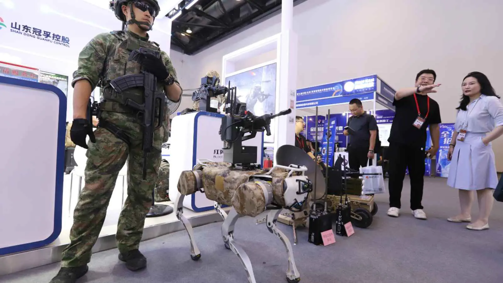 "تهديد خطير".. نائب أمريكي يحذر من كلاب صينية تعمل "آلية"