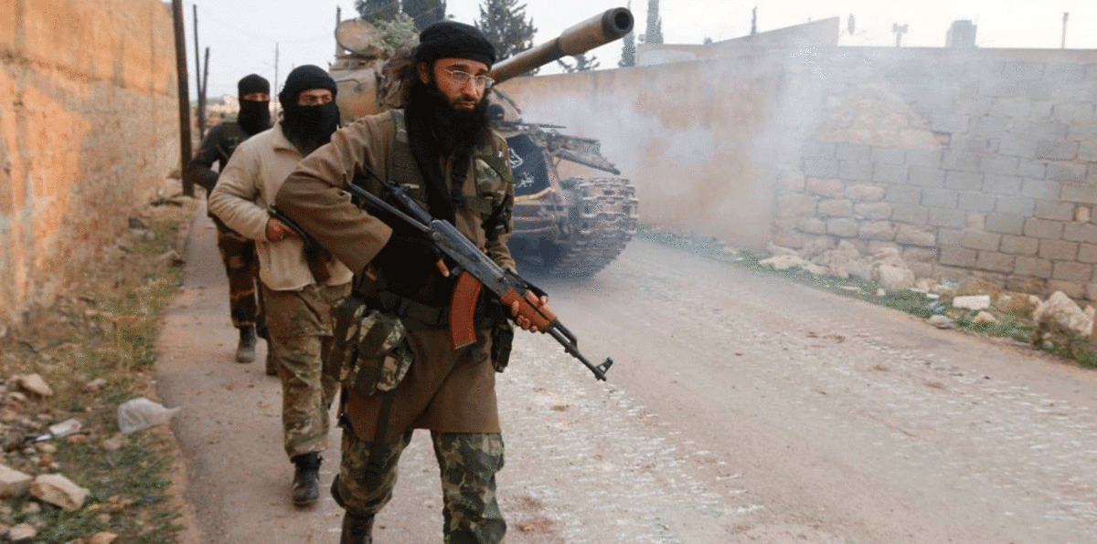 مقاتلو داعش يغادرون جنوب دمشق نحو البادية السورية