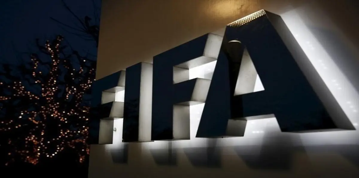 الفيفا يقطع التمويل عن اتحادي أمريكا الجنوبية والشمالية