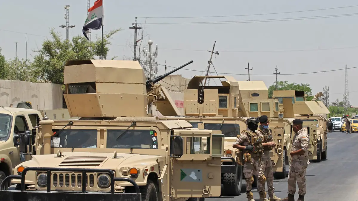 جندي عراقي يرغب بترك الجيش بسبب زوجاته الثلاث.. وقائده يتدخل للحل (فيديو)