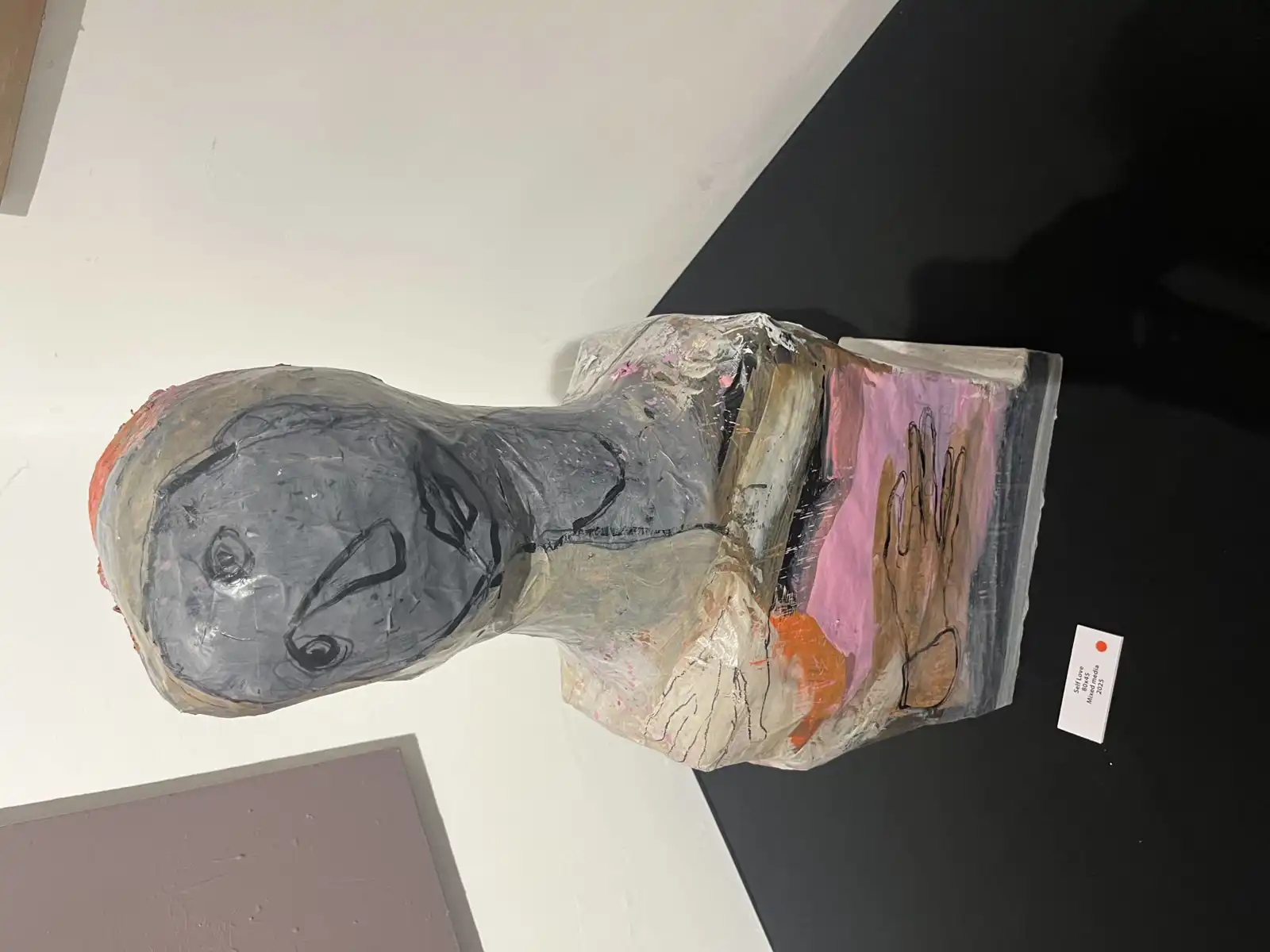 لوحات منى نحلة