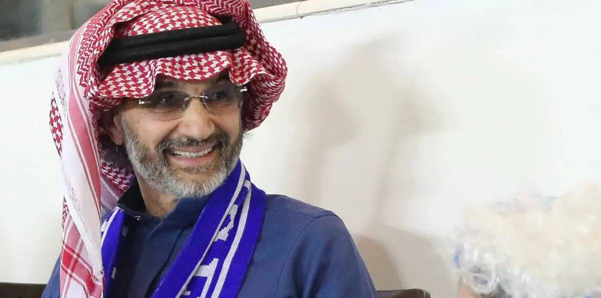 كيف رد الوليد بن طلال على مشجع طالبه بشراء كريستيانو رونالدو لنادي الهلال السعودي؟ (فيديو)